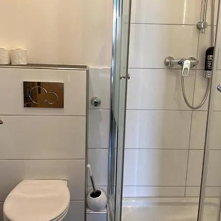 Hotell Duemptener Hof 2*